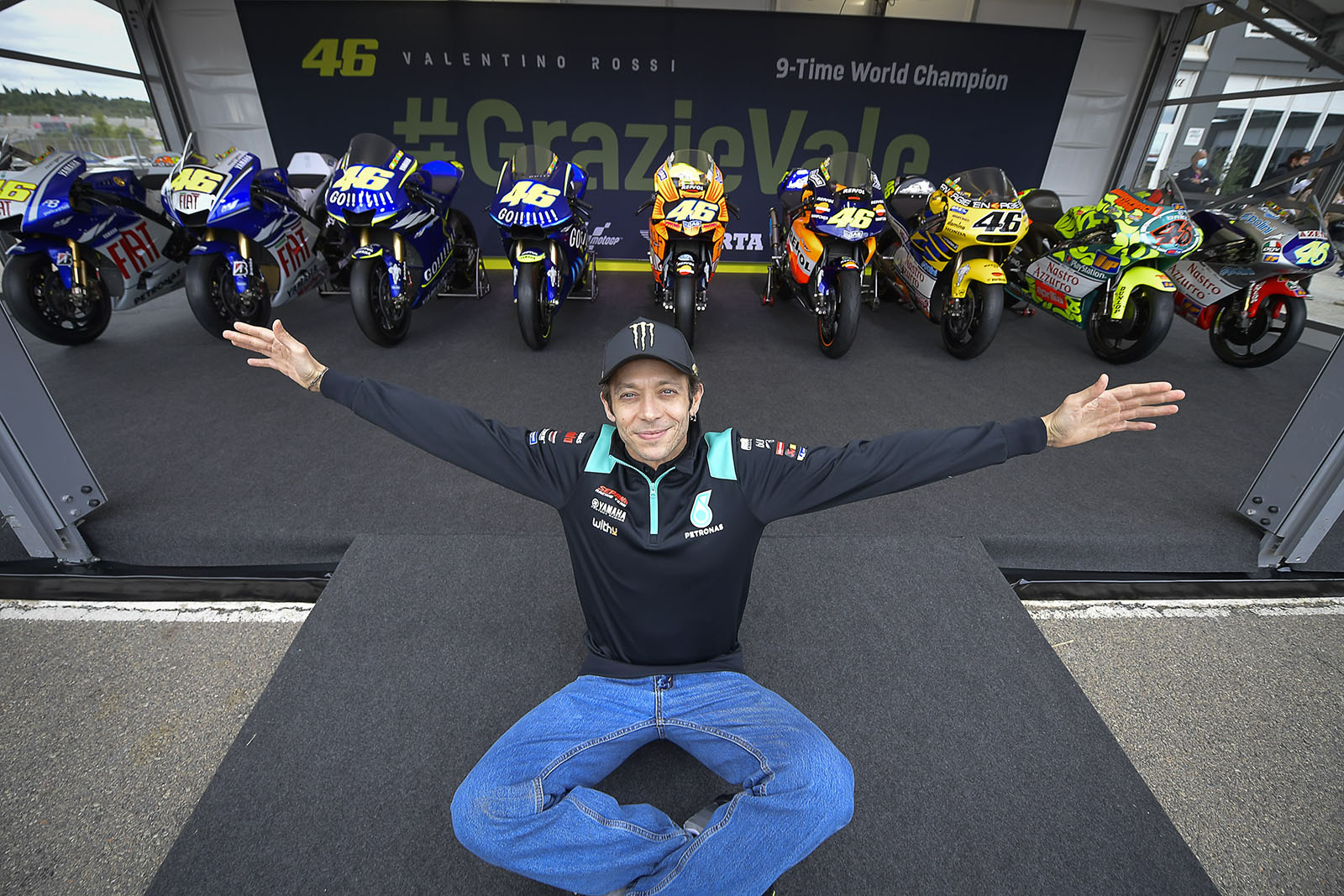 Imagem da matéria 'O fim de um ciclo: Valentino Rossi dá adeus a Moto GP'